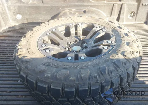 2014 Chevrolet Silverado 1500 1Lt z USA, uszkodzony, nr VIN 3GCUKREC5EG138252